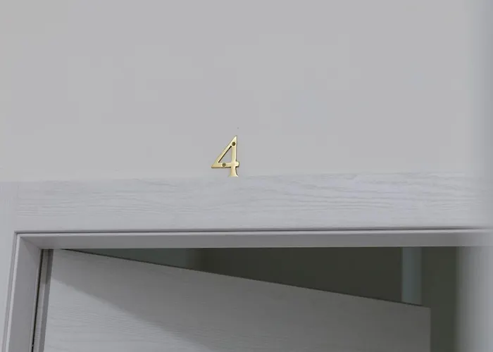 Shiny 4* فيرونا