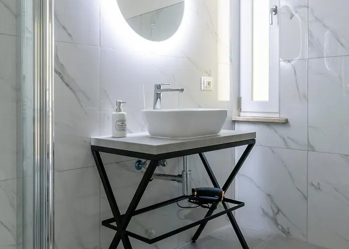 Shiny بيت ضيافة