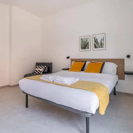 Shiny Guest house *