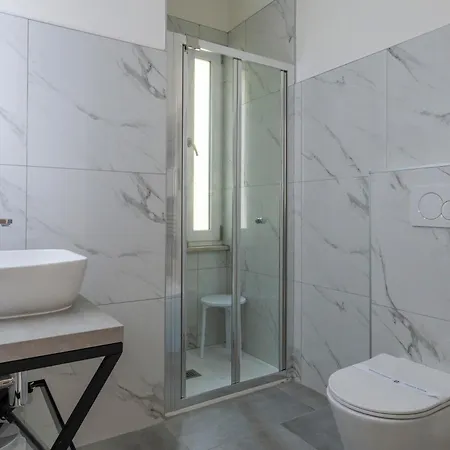 Shiny Guest house